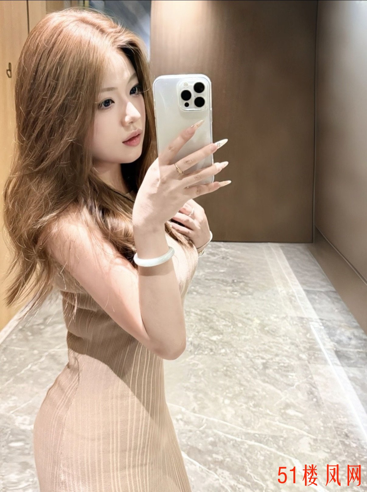 B0A72175A7FA9221455A63B7E64329B0.jpg