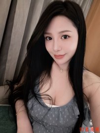 24岁性感小甜妹